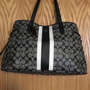 💚💜🌺Gorgeous Coach signature  large carryall